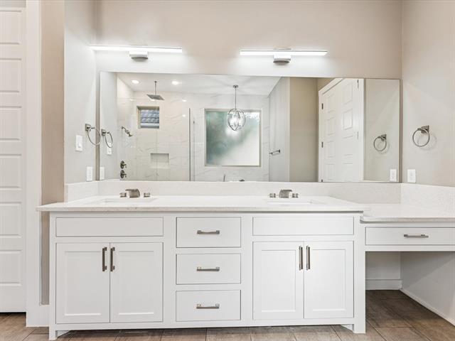 Building Photo - 914 St George Pl