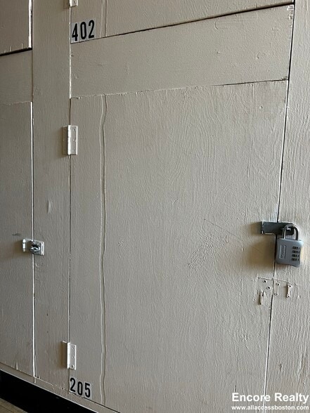 Building Photo - 92 Gordon St