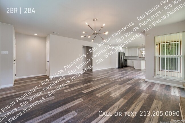 Building Photo - 709 Meadow Arbor Ln