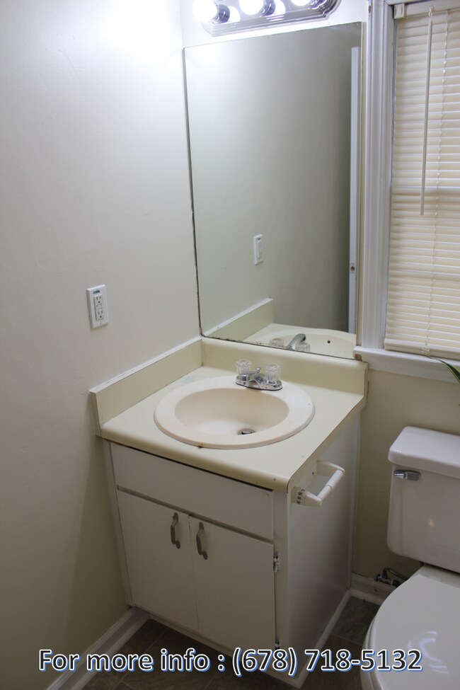 Building Photo - 1410 Ashbrook Dr NW