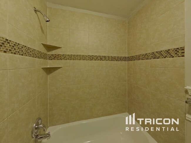 Building Photo - 6408 Alta Vista Dr