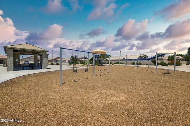 Building Photo - 13383 W Alvarado Dr