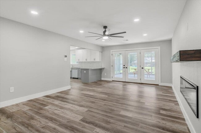 Building Photo - 4615 Barton Ln