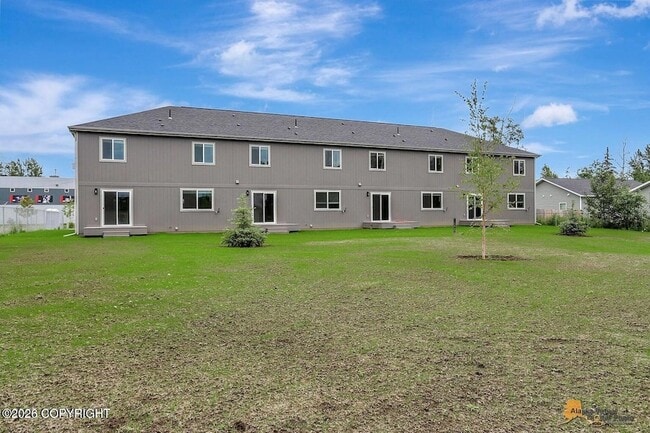 Building Photo - 960 S Enterprise Dr