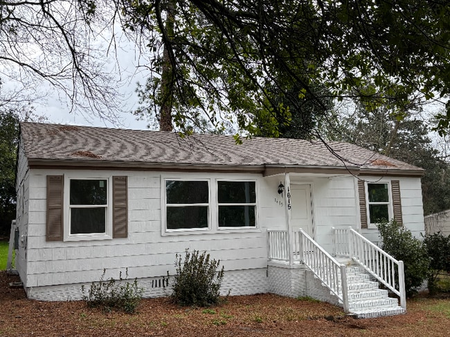 Building Photo - 1615 Engle Dr