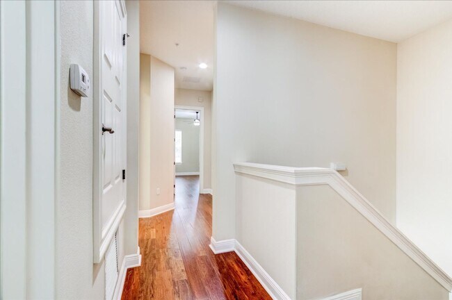 Building Photo - Prime Downtown Baldwin Park 3 BR Townhome for Rent – Unbeatable Location!