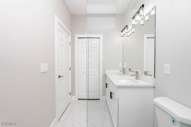 Building Photo - 4417 22nd St SW