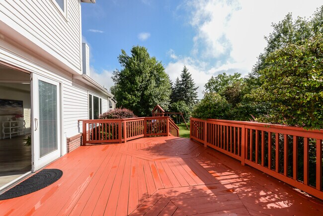 Building Photo - 2400 Rockport Ct