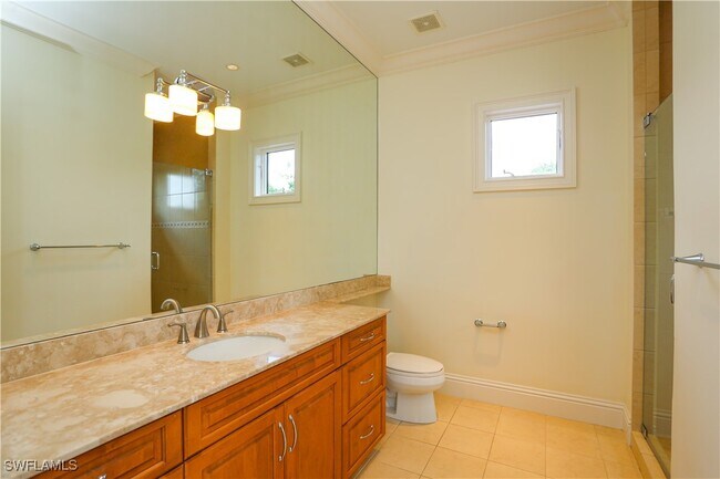 Building Photo - 823 Cassena Rd