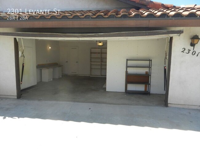 Building Photo - Great Carlsbad location! 2 Bedroom + offic...