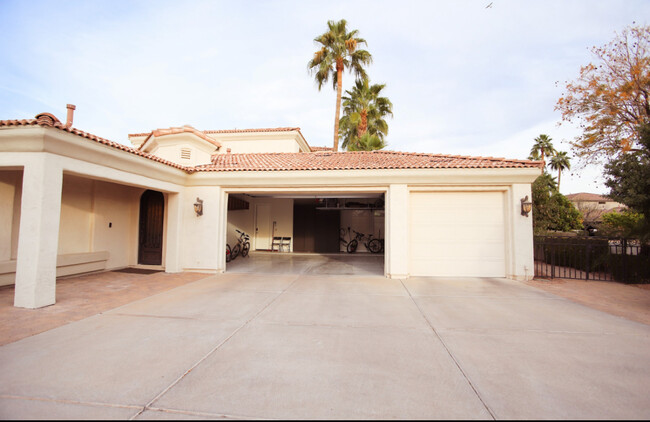 Building Photo - 3306 E Jaeger Cir