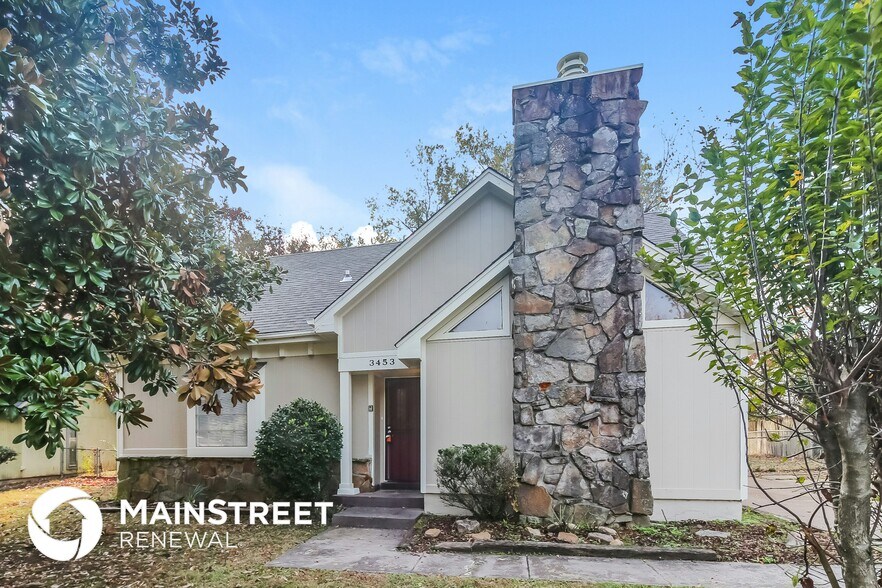 Primary Photo - 3453 Cloudland Dr