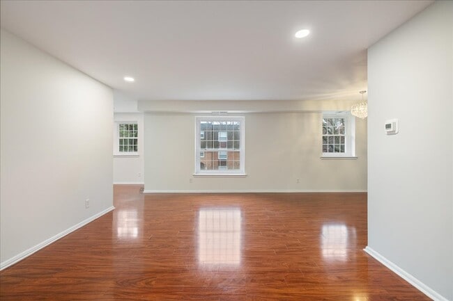 Building Photo - 4000 Gypsy Ln