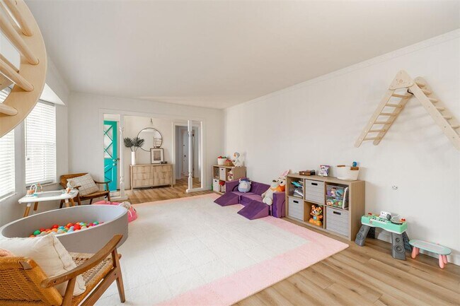 Building Photo - 4824 NW 73rd St