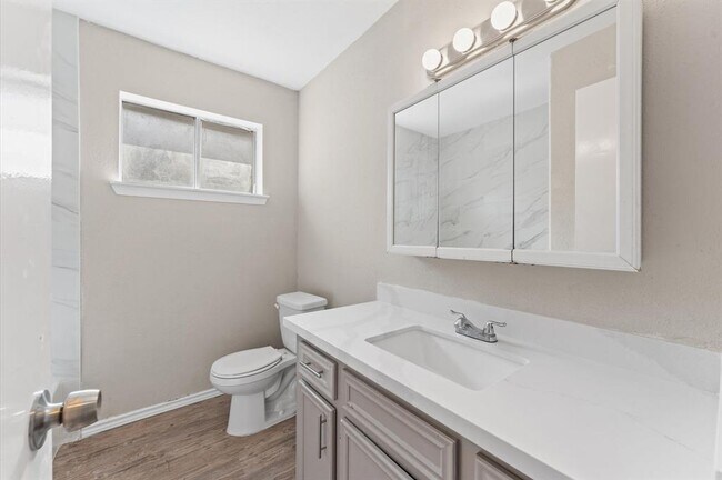 Building Photo - 5507 Lynngate Dr