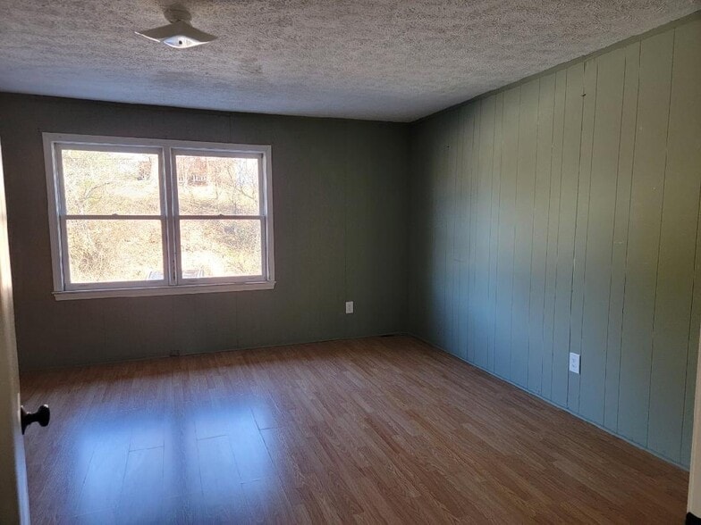 Building Photo - 75 Staghorn Ct