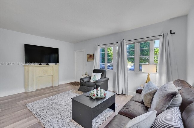 Building Photo - 618 86th St