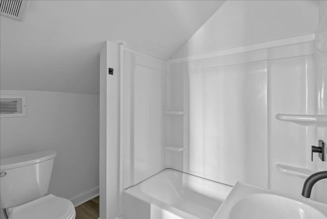 Building Photo - 218 S Walcott St