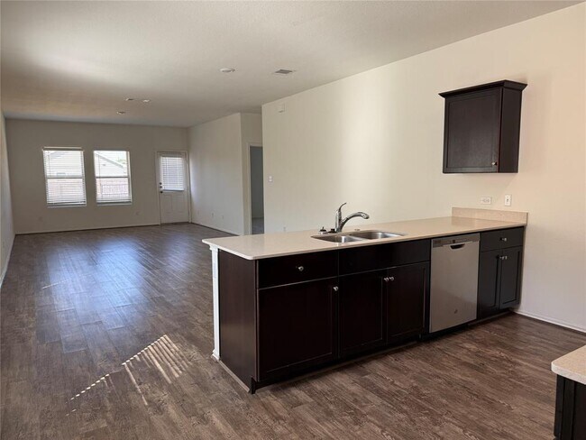 Building Photo - 105 Crier Cv
