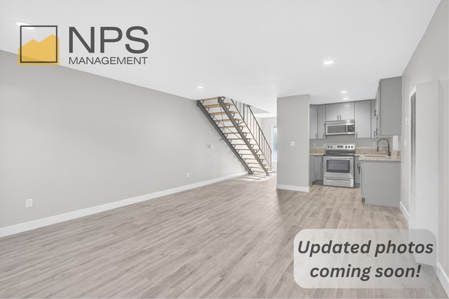Interior Photo - 13392-13400 Magnolia Street