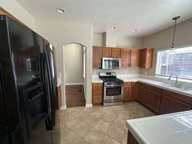 Building Photo - 9779 Thunder Mountain Way