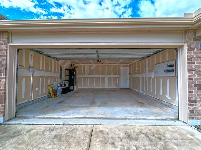 Building Photo - 704 Rivers Creek Ln