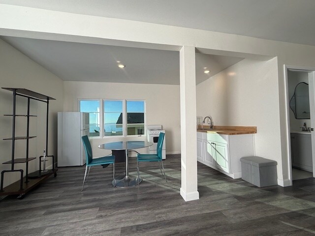 Building Photo - 22607 Pacific Coast Hwy