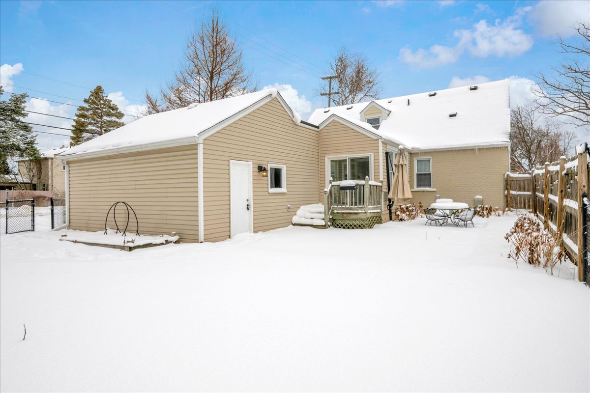 Building Photo - 2299 W Lincoln St