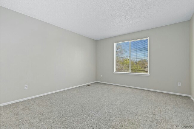 Building Photo - 9890 Concord Pl