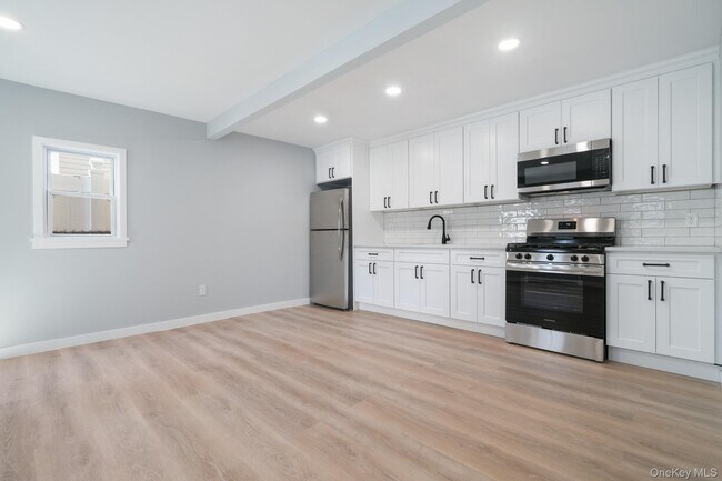 Building Photo - 53 Radford St