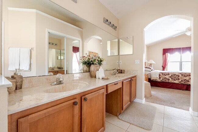 Building Photo - 1137 Liberty Hall Dr