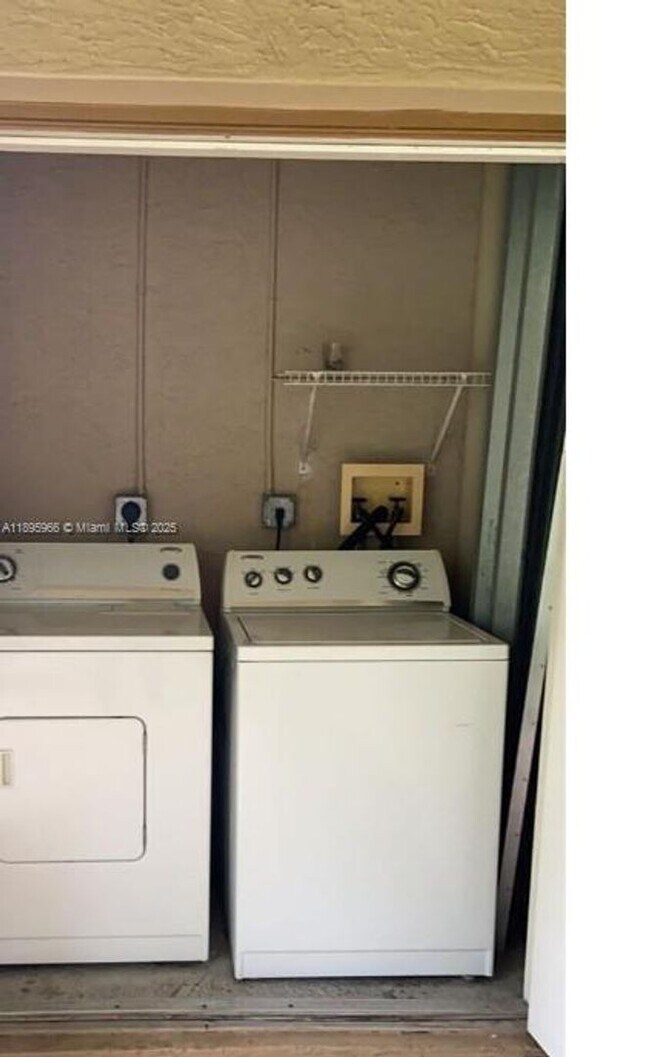 Primary Photo - 230 SW 117th Terrace