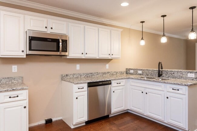 Building Photo - 2506 E Main St