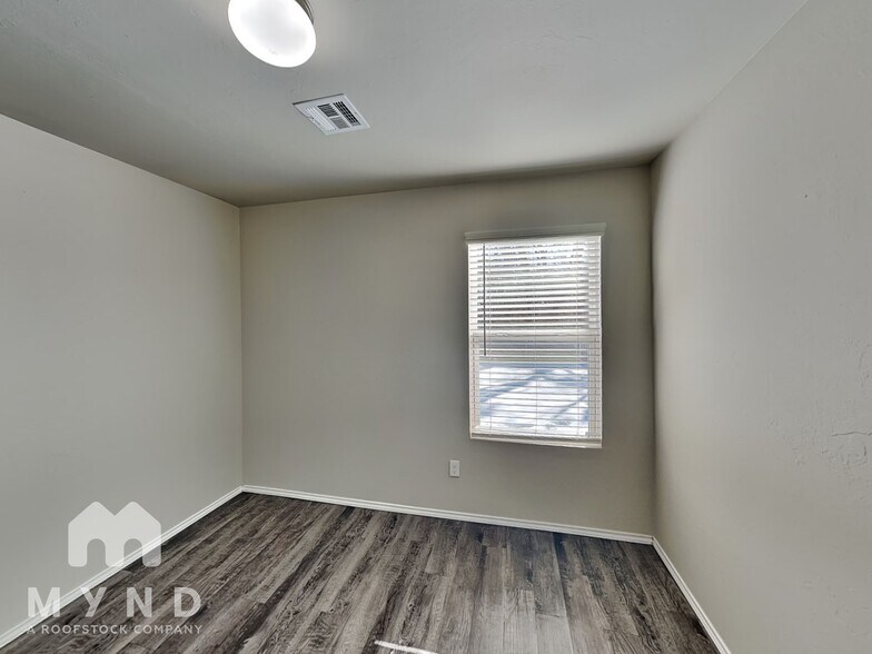 Building Photo - 10604 SW 22nd St