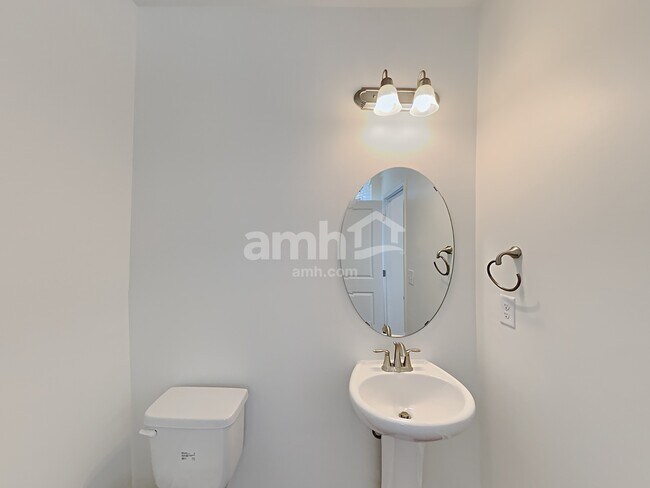 Building Photo - 1006 Bentley Pl