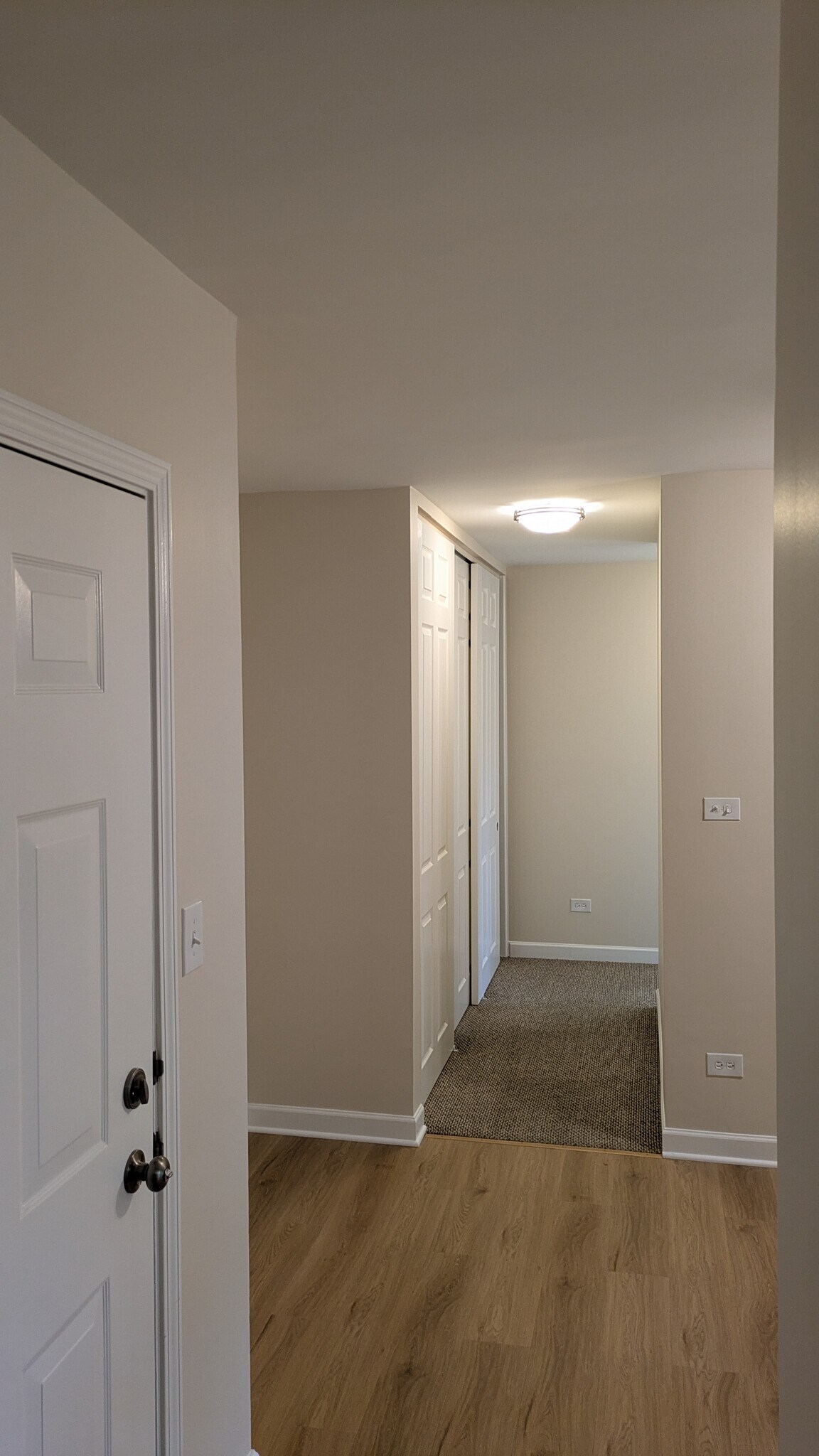 Building Photo - 2422 N Kennicott Dr
