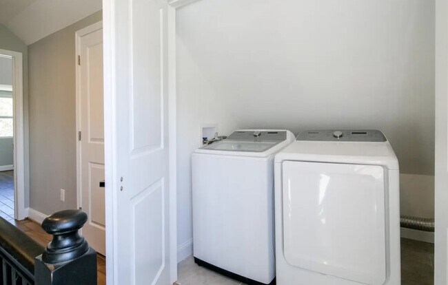 Building Photo - 4410 16th St NE