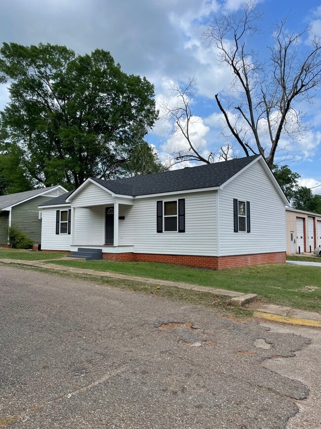 Building Photo - 102 Russell Ct