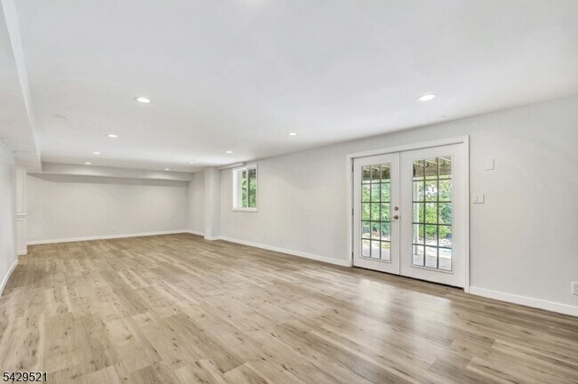 Building Photo - 136 Carlough Rd