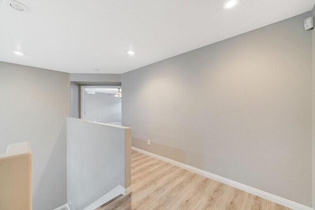 Building Photo - 1st MONTH FREE! Lone Mountain Heights Luxu...