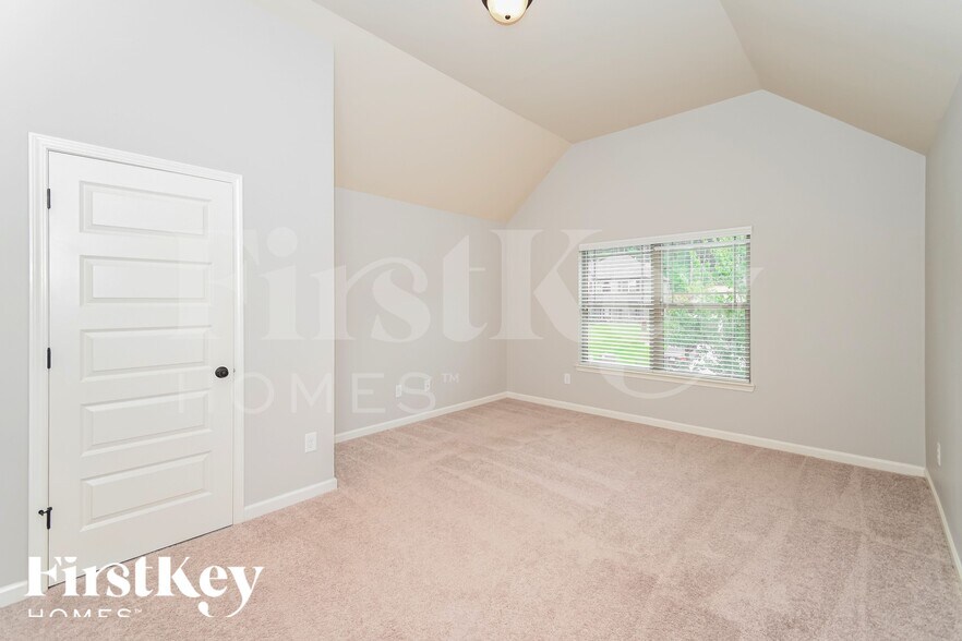 Building Photo - 1087 Sly Fox Run