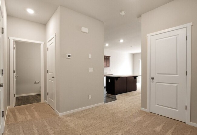 Building Photo - Modern 4-Bedroom Puyallup Home Built in 2022