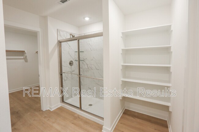 Building Photo - 203 Collie Ave