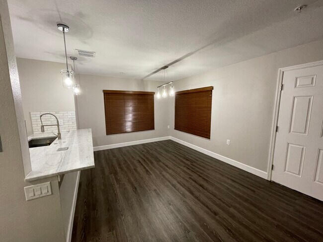 Building Photo - 9419 Ivy Brook Run