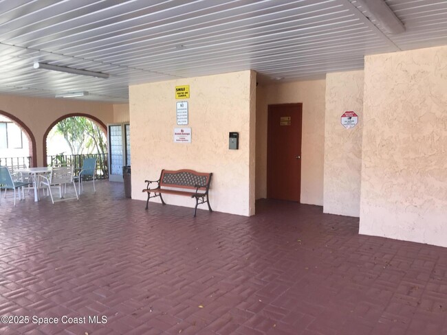 Building Photo - 215 San Juan Cir