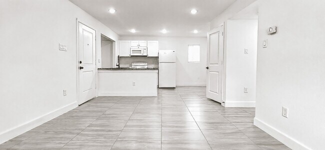 Building Photo - 4404 Bellfort Ave