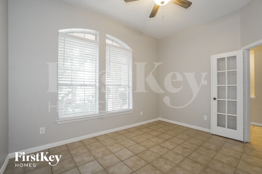 Building Photo - 16042 Belleshire Ln