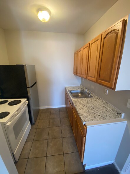 Building Photo - 114 Ashley St