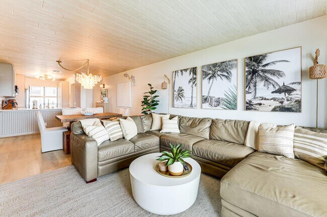 Building Photo - 6218 Palma Del Mar Blvd S