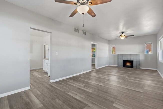 Building Photo - 420 E Speedway Blvd